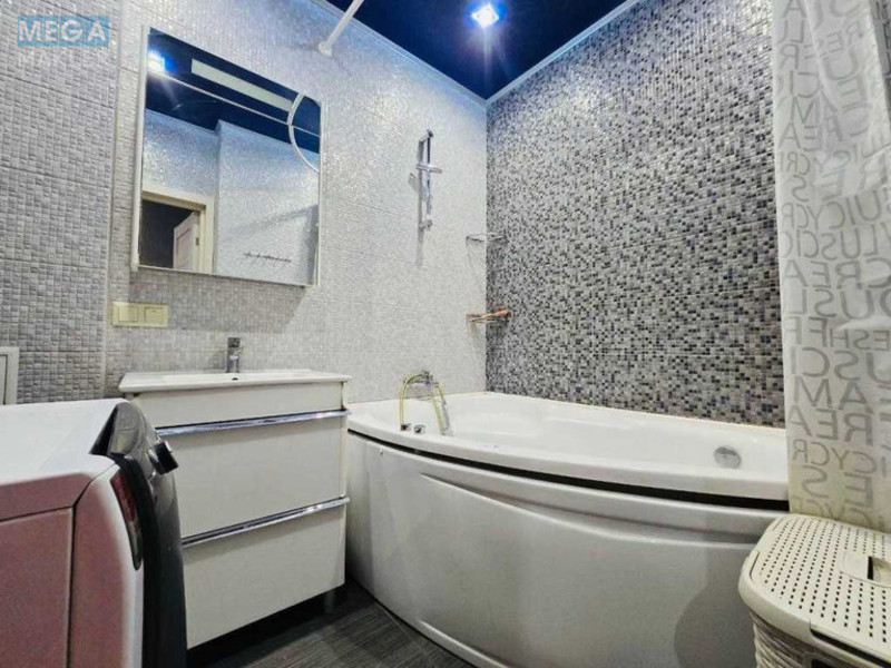 Продаж 3 кімнатної квартири (74/?/15), 15 пов. 18 пов. будинку, <a class="location-link" href="/kiev/" title="Недвижимость Київ">Київ</a>, <a class="location-link" href="/kiev/goloseevskij/" title="Недвижимость Голосіївський район">Голосіївський р-н</a>, Академіка Вільямса вул. (изображение 8)