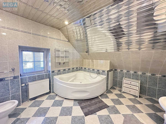 Продаж дома, 2&nbsp;поверху, 240&nbsp;кв.м, 5&nbsp;кімнат, ділянка 15&nbsp;соток, <a class="location-link" href="/kiev/" title="Недвижимость Київ">Київ</a>, <a class="location-link" href="/kiev/obolonskij/" title="Недвижимость Оболонський район">Оболонський р-н</a>, Квитки Цисык ул., 81 (изображение 13)