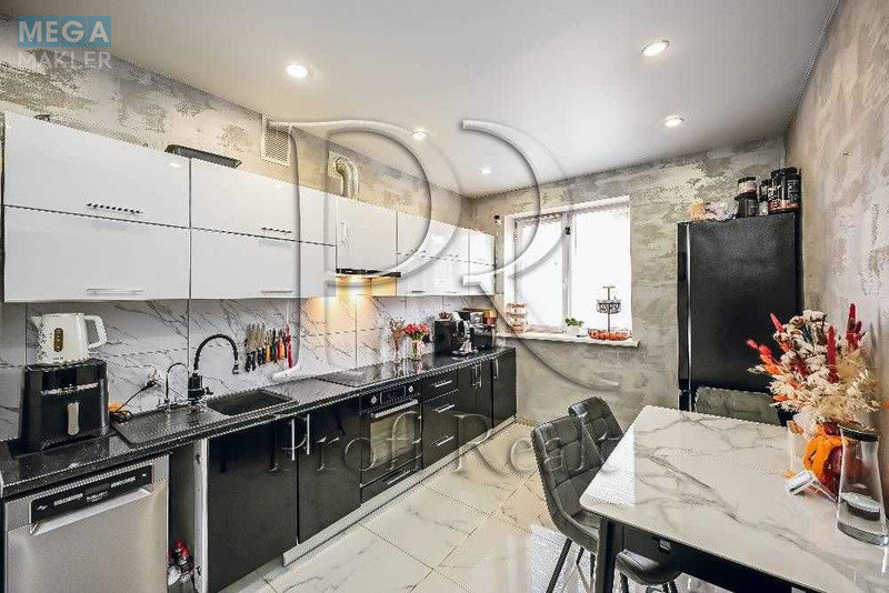 Продаж дома, 3 поверху, 159 кв.м, 5 кімнат, ділянка 1 сотка, <a class="location-link" href="/kiev/" title="Недвижимость Київ">Київ</a>, <a class="location-link" href="/kiev/desnyanskij/" title="Недвижимость Деснянський район">Деснянський р-н</a>, Макаренка вул. (изображение 4)