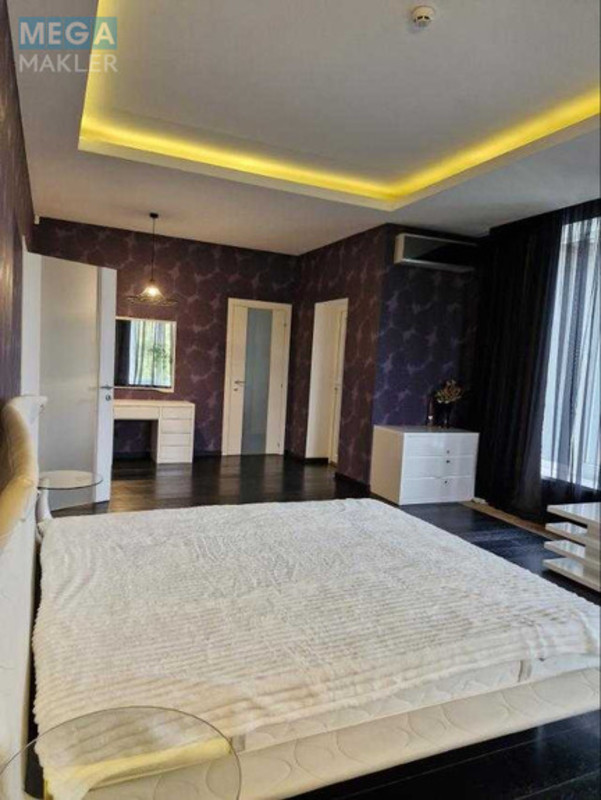 Продаж дома, 3 поверху, 363 кв.м, 4 кімнати, ділянка 6 соток, <a class="location-link" href="/kiev/" title="Недвижимость Київ">Київ</a>, <a class="location-link" href="/kiev/svyatoshinskij/" title="Недвижимость Святошинський район">Святошинський р-н</a>, Берковецкая ул. (изображение 9)