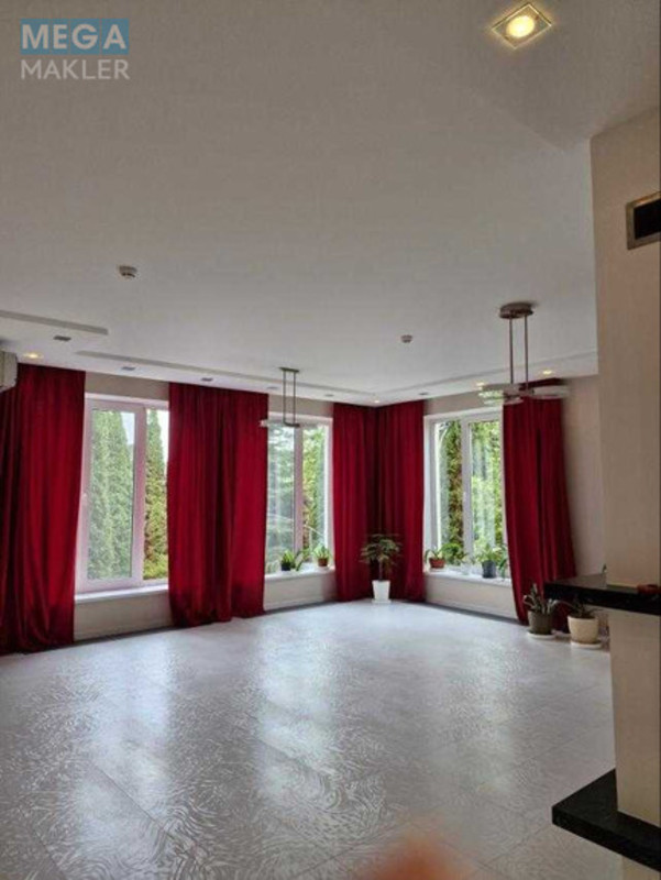 Продаж дома, 3 поверху, 363 кв.м, 4 кімнати, ділянка 6 соток, <a class="location-link" href="/kiev/" title="Недвижимость Київ">Київ</a>, <a class="location-link" href="/kiev/svyatoshinskij/" title="Недвижимость Святошинський район">Святошинський р-н</a>, Берковецкая ул. (изображение 15)