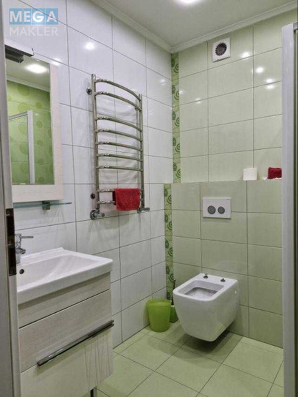 Продаж дома, 3 поверху, 363 кв.м, 4 кімнати, ділянка 6 соток, <a class="location-link" href="/kiev/" title="Недвижимость Київ">Київ</a>, <a class="location-link" href="/kiev/svyatoshinskij/" title="Недвижимость Святошинський район">Святошинський р-н</a>, Берковецкая ул. (изображение 24)