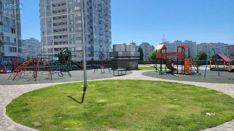 Оренда окремої будівлі/побудови, 372 кв.м, <a class="location-link" href="/kiev/" title="Недвижимость Київ">Київ</a>, <a class="location-link" href="/kiev/darnickij/" title="Недвижимость Дарницький район">Дарницький р-н</a>, Ревуцького вул., 40В (изображение 2)