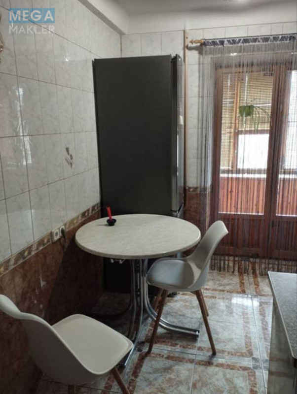 Продаж 3 кімнатної квартири (72/48/8), 8 пов. 9 пов. будинку, <a class="location-link" href="/kiev/" title="Недвижимость Київ">Київ</a>, <a class="location-link" href="/kiev/dneprovskij/" title="Недвижимость Дніпровський район">Дніпровський р-н</a>, Березняківська вул., 20 (изображение 12)