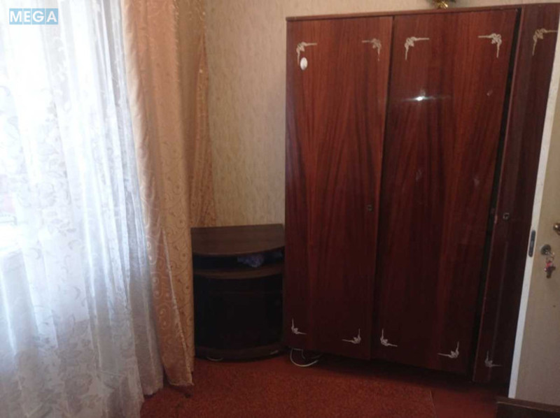 Оренда кімнати (підселення), <a class="location-link" href="/kiev/" title="Недвижимость Київ">Київ</a>, <a class="location-link" href="/kiev/dneprovskij/" title="Недвижимость Дніпровський район">Дніпровський р-н</a>, Никольско-Слободская ул., 4а (изображение 3)