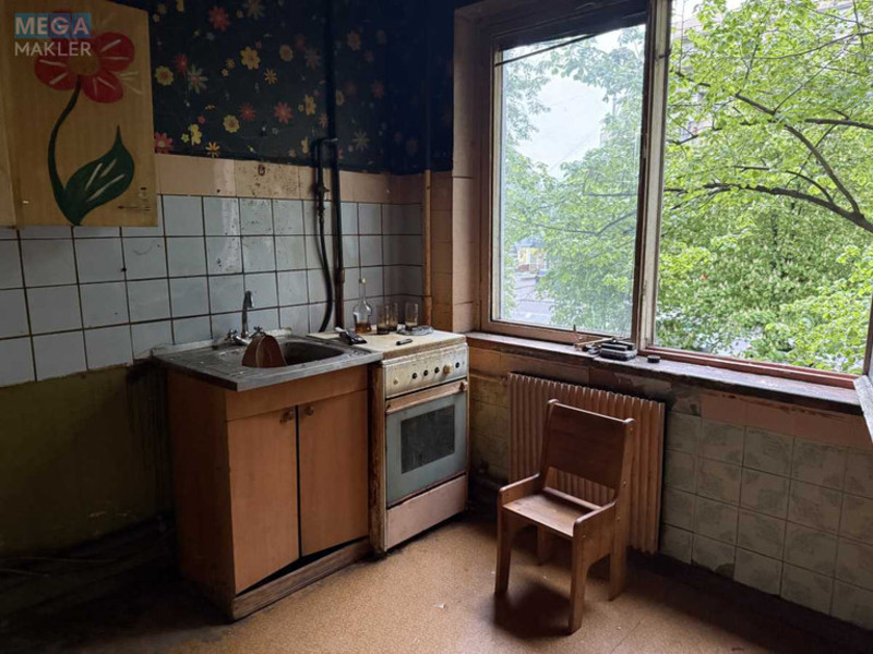 Продаж 3 кімнатної квартири (69/44/8), 2 пов. 9 пов. будинку, <a class="location-link" href="/kiev/" title="Недвижимость Київ">Київ</a>, <a class="location-link" href="/kiev/svyatoshinskij/" title="Недвижимость Святошинський район">Святошинський р-н</a>, Якуба Коласа ул. (изображение 3)