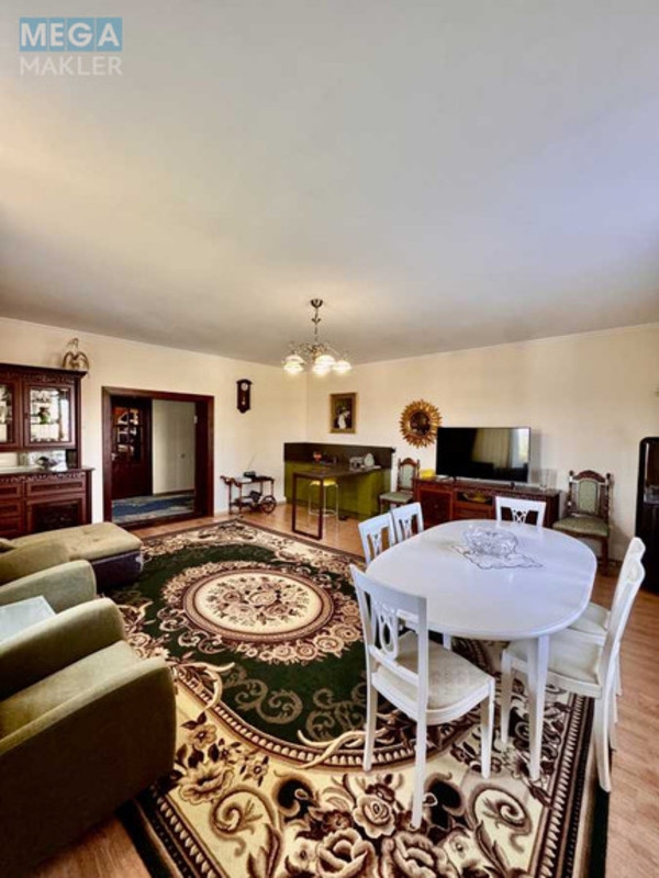 Продаж дома, 3 поверху, 298,40 кв.м, 7 кімнат, ділянка 20 соток, <a class="location-link" href="/podgorcy-selo/" title="Недвижимость Підгірці">Підгірці</a>, Озерна (изображение 6)