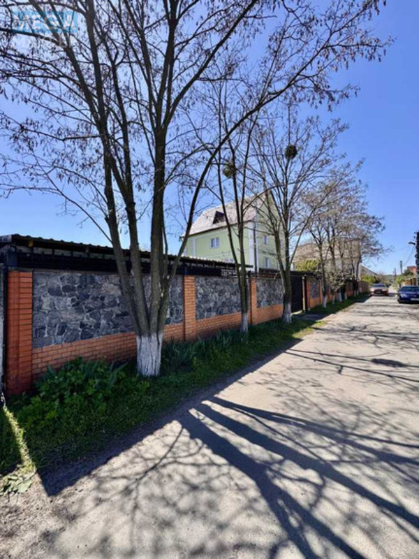Продаж дома, 3 поверху, 298,40 кв.м, 7 кімнат, ділянка 20 соток, <a class="location-link" href="/podgorcy-selo/" title="Недвижимость Підгірці">Підгірці</a>, Озерна (изображение 15)