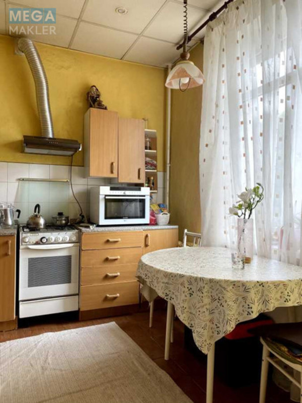 Продаж 2 кімнатної квартири (51/30/8), 4 пов. 7 пов. будинку, <a class="location-link" href="/kiev/" title="Недвижимость Київ">Київ</a>, <a class="location-link" href="/kiev/pecherskij/" title="Недвижимость Печерський район">Печерський р-н</a>, Велика Васильківська вул., 71 (изображение 4)