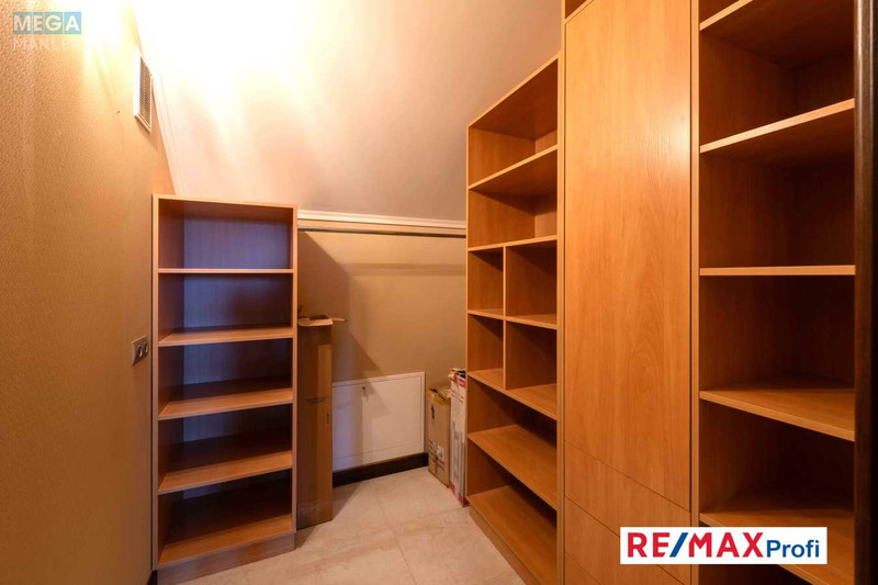Продаж дома, 2 поверху, 260 кв.м, 5 кімнат, ділянка 12 соток, <a class="location-link" href="/hotov/" title="Недвижимость Хотів">Хотів</a>, Олександра Невского (изображение 21)