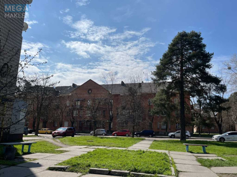 Продаж 3 кімнатної квартири (68,8/?/13), 8 пов. 9 пов. будинку, <a class="location-link" href="/kiev/" title="Недвижимость Київ">Київ</a>, <a class="location-link" href="/kiev/darnickij/" title="Недвижимость Дарницький район">Дарницький р-н</a>, Російська вул., 47 (изображение 5)
