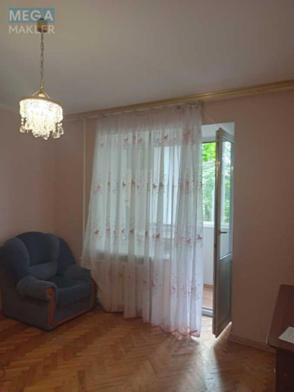Продаж 2 кімнатної квартири (60/35/11), 3 пов. 9 пов. будинку, <a class="location-link" href="/kiev/" title="Недвижимость Київ">Київ</a>, <a class="location-link" href="/kiev/pecherskij/" title="Недвижимость Печерський район">Печерський р-н</a>, Печерский спуск, 8 (изображение 8)