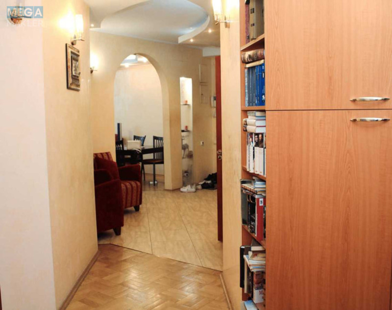 Продаж 4 кімнатної квартири (118/74/14), 9 пов. 12 пов. будинку, <a class="location-link" href="/kiev/" title="Недвижимость Київ">Київ</a>, <a class="location-link" href="/kiev/svyatoshinskij/" title="Недвижимость Святошинський район">Святошинський р-н</a>, Перемоги просп., 125 (изображение 6)