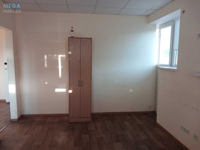 Оренда окремої будівлі/побудови, 63 кв.м, под производство, <a class="location-link" href="/kiev/" title="Недвижимость Київ">Київ</a>, <a class="location-link" href="/kiev/solomenskij/" title="Недвижимость Солом'янський район">Солом'янський р-н</a>, Вокзальная пл., 3 (изображение 8)