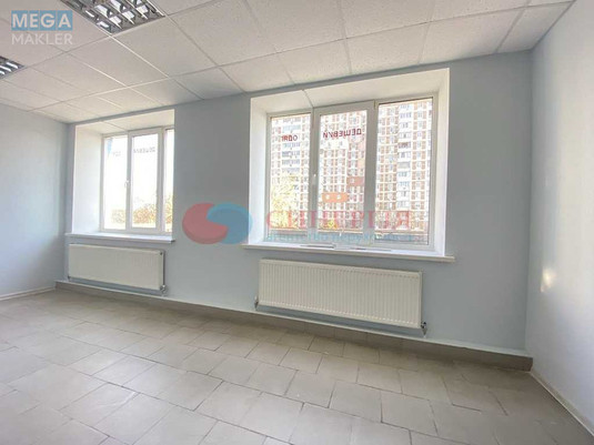 Продаж комерційної нерухомості, 373&nbsp;кв.м, под магазин, <a class="location-link" href="/kiev/" title="Недвижимость Київ">Київ</a>, <a class="location-link" href="/kiev/obolonskij/" title="Недвижимость Оболонський район">Оболонський р-н</a>, Героїв Сталінграду просп., 65 (изображение 3)