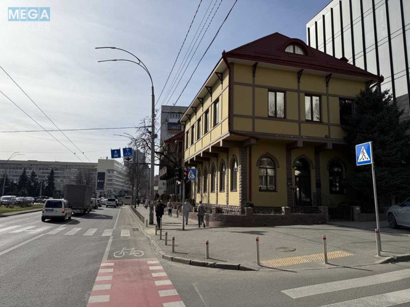 Оренда комерційної нерухомості, 500 кв.м, под офис, <a class="location-link" href="/kiev/" title="Недвижимость Київ">Київ</a>, <a class="location-link" href="/kiev/pecherskij/" title="Недвижимость Печерський район">Печерський р-н</a>, Генерала Алмазова вул., 12 (изображение 22)