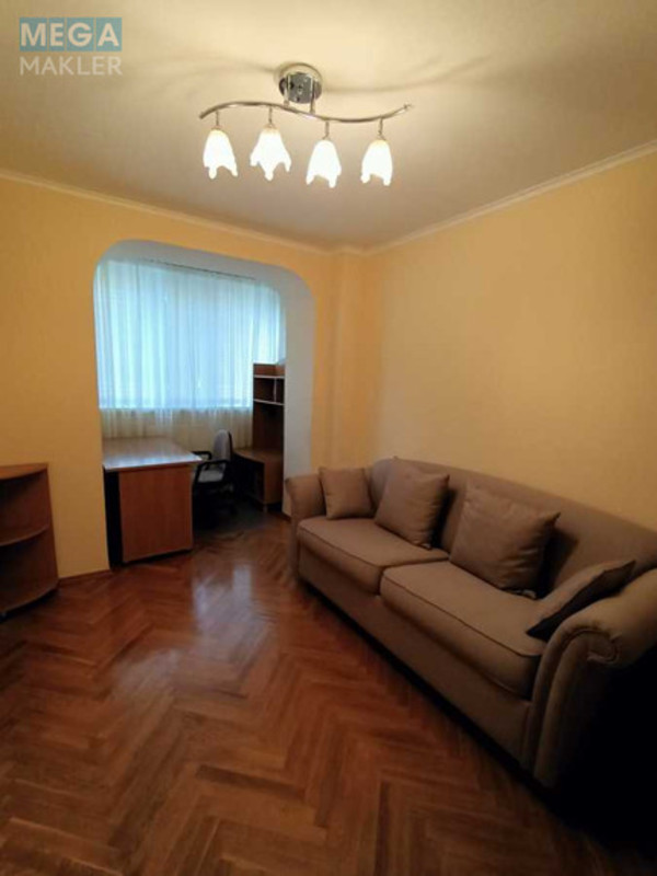 Оренда 4 кімнатні квартири, <a class="location-link" href="/kiev/" title="Недвижимость Київ">Київ</a>, <a class="location-link" href="/kiev/shevchenkovskij/" title="Недвижимость Шевченківський район">Шевченківський р-н</a>, Тургеневская ул., 16 (изображение 4)