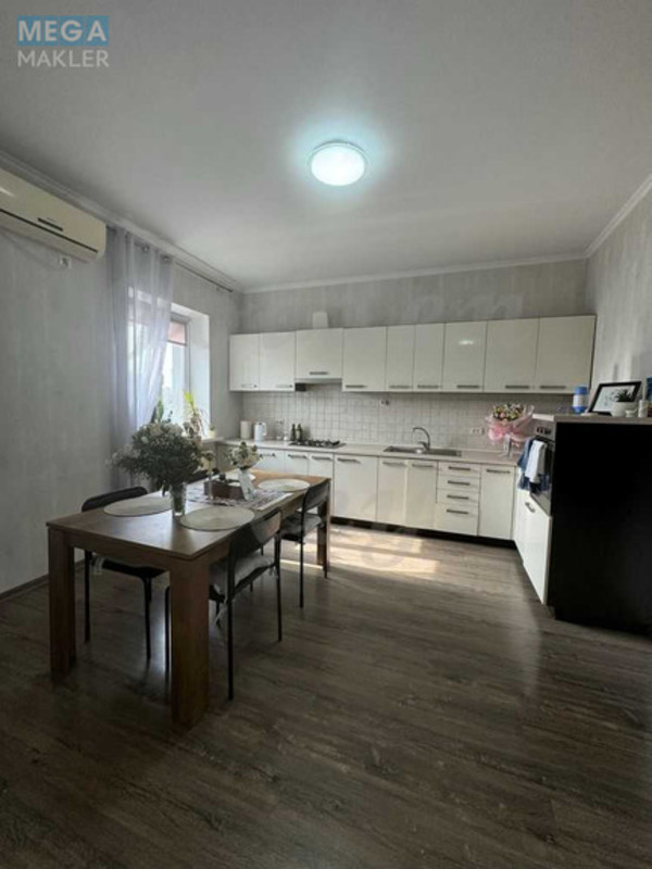 Продаж дома, 3 поверху, 228 кв.м, 5 кімнат, ділянка 1 сотка, <a class="location-link" href="/schastlivoe-selo-kv/" title="Недвижимость Щасливі">Щасливе</a>, Фестивальна, 33 (изображение 3)