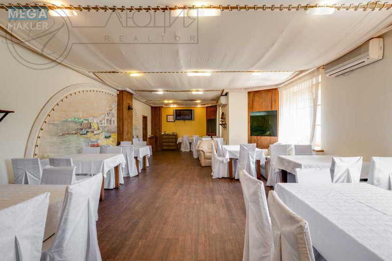 Продаж комерційної нерухомості, 710 кв.м, <a class="location-link" href="/kiev/" title="Недвижимость Київ">Київ</a>, <a class="location-link" href="/kiev/obolonskij/" title="Недвижимость Оболонський район">Оболонський р-н</a>, Героев Сталинграда просп., 12д (изображение 9)