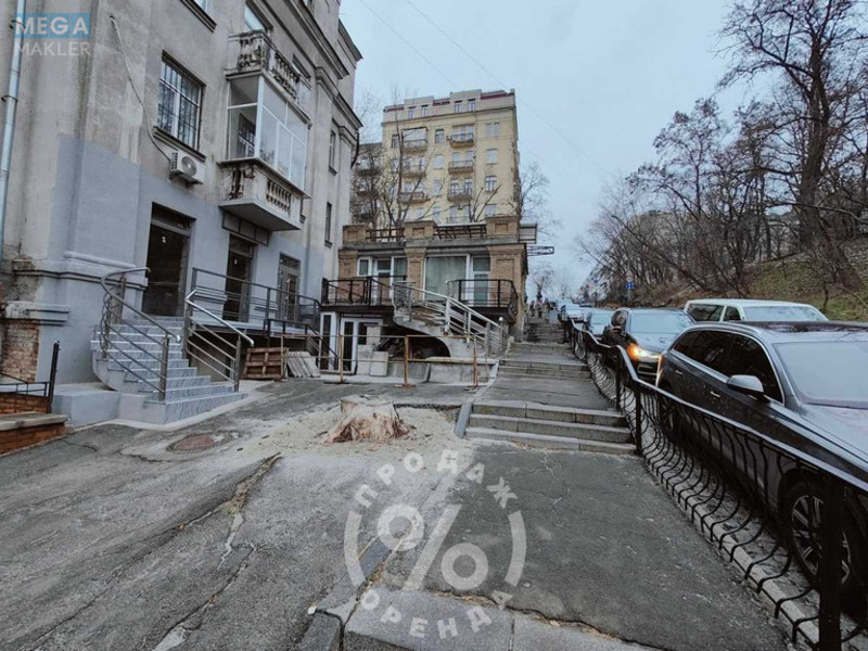 Оренда комерційної нерухомості, 110 кв.м, под магазин, <a class="location-link" href="/kiev/" title="Недвижимость Київ">Київ</a>, <a class="location-link" href="/kiev/pecherskij/" title="Недвижимость Печерський район">Печерський р-н</a>, Шелковичная ул., 38 (изображение 5)
