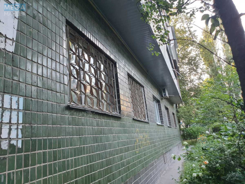 Продаж комерційної нерухомості, 82 кв.м, под офис, <a class="location-link" href="/kiev/" title="Недвижимость Київ">Київ</a>, <a class="location-link" href="/kiev/solomenskij/" title="Недвижимость Солом'янський район">Солом'янський р-н</a>, Братьев Зеровых ул., 1-3 (изображение 5)