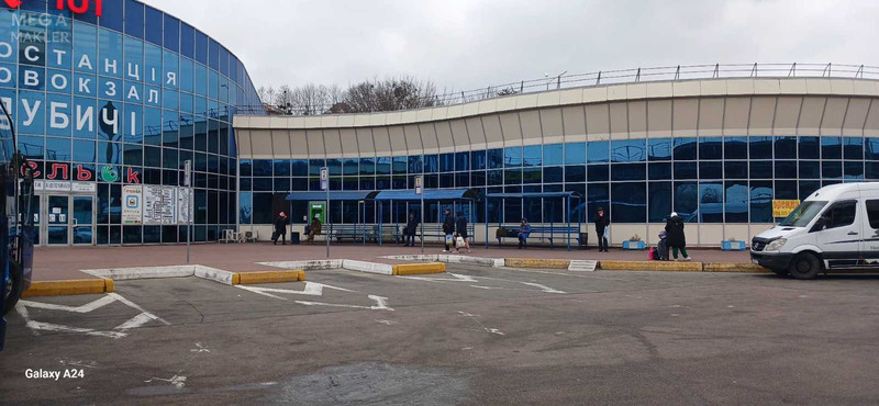 Оренда комерційної нерухомості, 422 кв.м, под магазин, <a class="location-link" href="/kiev/" title="Недвижимость Київ">Київ</a>, <a class="location-link" href="/kiev/pecherskij/" title="Недвижимость Печерський район">Печерський р-н</a>, Набережно-Печерская дорога, 10 (изображение 3)