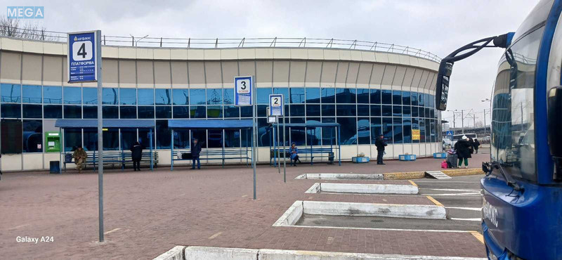 Оренда комерційної нерухомості, 422 кв.м, под магазин, <a class="location-link" href="/kiev/" title="Недвижимость Київ">Київ</a>, <a class="location-link" href="/kiev/pecherskij/" title="Недвижимость Печерський район">Печерський р-н</a>, Набережно-Печерская дорога, 10 (изображение 4)