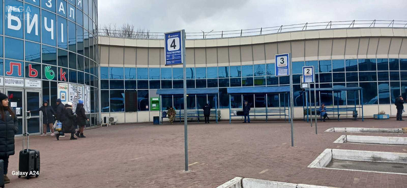 Оренда комерційної нерухомості, 422 кв.м, под магазин, <a class="location-link" href="/kiev/" title="Недвижимость Київ">Київ</a>, <a class="location-link" href="/kiev/pecherskij/" title="Недвижимость Печерський район">Печерський р-н</a>, Набережно-Печерская дорога, 10 (изображение 7)