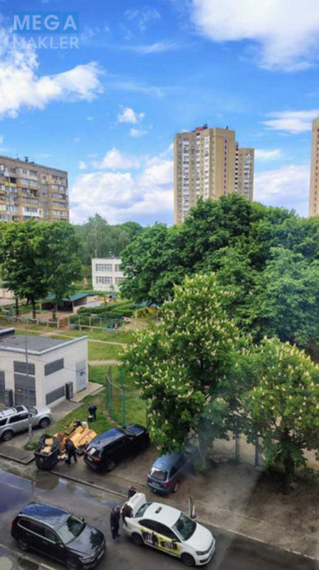 Продаж 3 кімнатної квартири (69/?/?), 5 пов. 12 пов. будинку, <a class="location-link" href="/kiev/" title="Недвижимость Київ">Київ</a>, <a class="location-link" href="/kiev/podolskij/" title="Недвижимость Подільський район">Подільський р-н</a>, Георгія Гонгадзе просп., 12 (изображение 2)
