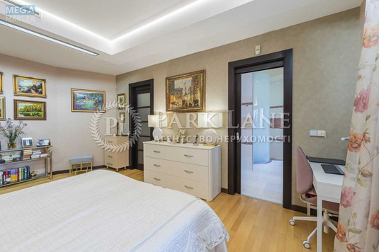 Продаж 4 кімнатної квартири (160/56/51), 9 пов. 10 пов. будинку, <a class="location-link" href="/kiev/" title="Недвижимость Київ">Київ</a>, <a class="location-link" href="/kiev/pecherskij/" title="Недвижимость Печерський район">Печерський р-н</a>, Панаса Мирного ул., 10 (изображение 16)
