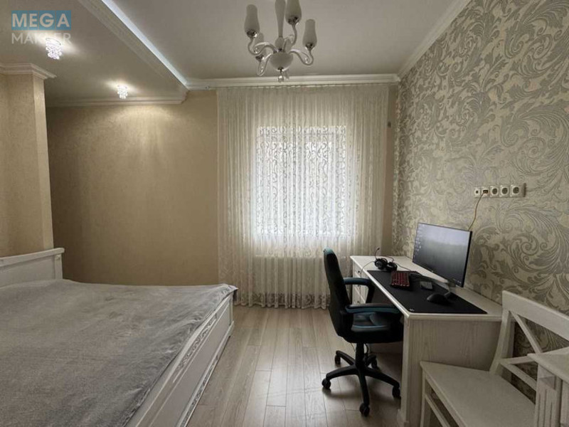 Продаж дома, 2 поверху, 350 кв.м, 6 кімнат, ділянка 20 соток, <a class="location-link" href="/marhalovka/" title="Недвижимость Мархалівка">Мархалівка</a>, Соснова, 4а (изображение 16)