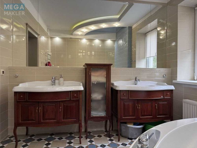 Продаж дома, 2 поверху, 350 кв.м, 6 кімнат, ділянка 20 соток, <a class="location-link" href="/marhalovka/" title="Недвижимость Мархалівка">Мархалівка</a>, Соснова, 4а (изображение 17)