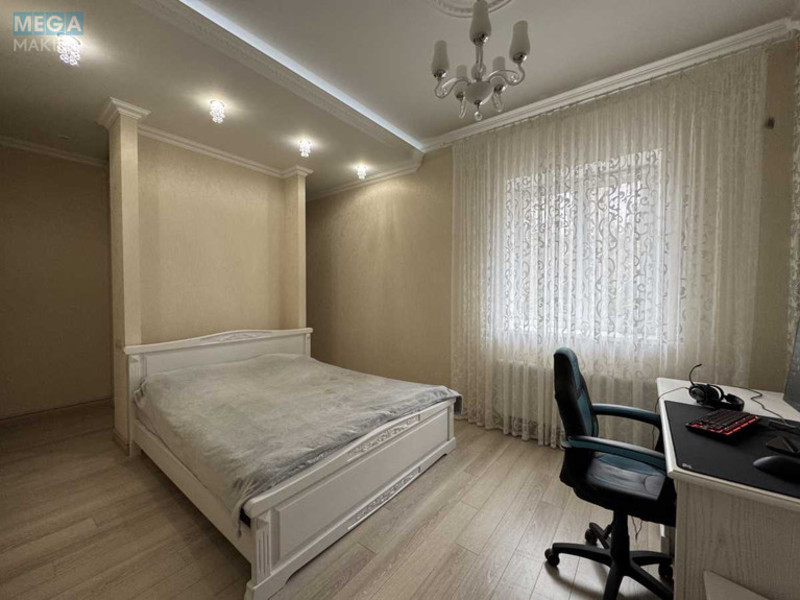 Продаж дома, 2 поверху, 350 кв.м, 6 кімнат, ділянка 20 соток, <a class="location-link" href="/marhalovka/" title="Недвижимость Мархалівка">Мархалівка</a>, Соснова, 4а (изображение 24)