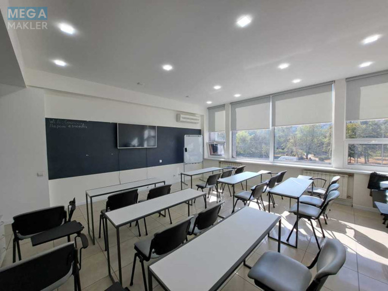 Оренда комерційної нерухомості, 35 кв.м, под офис, <a class="location-link" href="/kiev/" title="Недвижимость Київ">Київ</a>, <a class="location-link" href="/kiev/dneprovskij/" title="Недвижимость Дніпровський район">Дніпровський р-н</a>, Евгения Сверстюка ул., 11б (изображение 5)