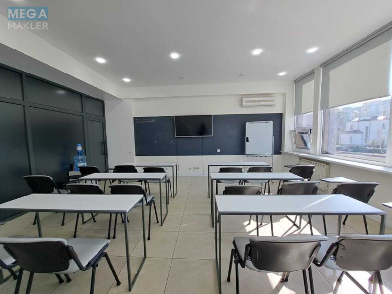 Оренда комерційної нерухомості, 35 кв.м, под офис, <a class="location-link" href="/kiev/" title="Недвижимость Київ">Київ</a>, <a class="location-link" href="/kiev/dneprovskij/" title="Недвижимость Дніпровський район">Дніпровський р-н</a>, Евгения Сверстюка ул., 11б (изображение 6)