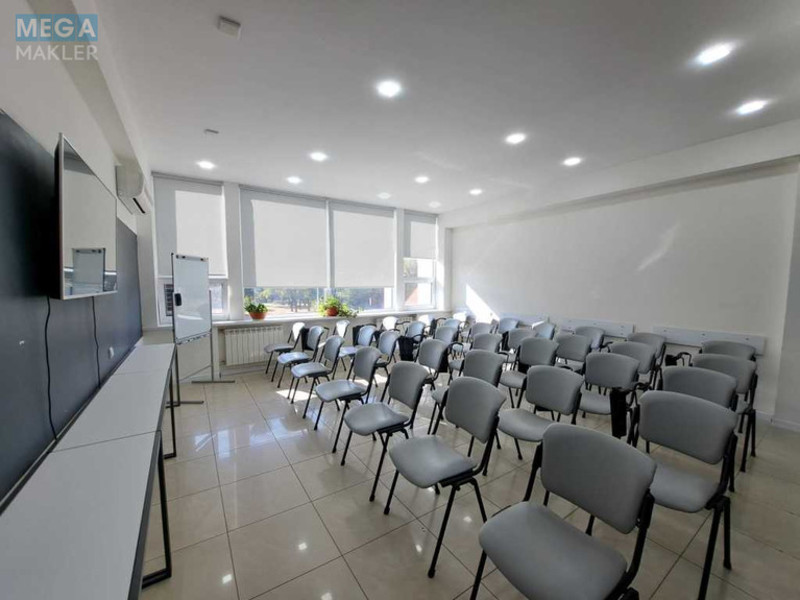 Оренда комерційної нерухомості, 35 кв.м, под офис, <a class="location-link" href="/kiev/" title="Недвижимость Київ">Київ</a>, <a class="location-link" href="/kiev/dneprovskij/" title="Недвижимость Дніпровський район">Дніпровський р-н</a>, Евгения Сверстюка ул., 11б (изображение 8)