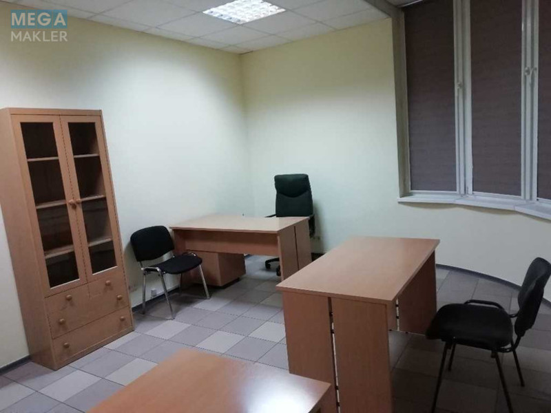 Оренда комерційної нерухомості, 110 кв.м, под офис, <a class="location-link" href="/kiev/" title="Недвижимость Київ">Київ</a>, <a class="location-link" href="/kiev/obolonskij/" title="Недвижимость Оболонський район">Оболонський р-н</a>, Героев Сталинграда просп., 8 (изображение 3)