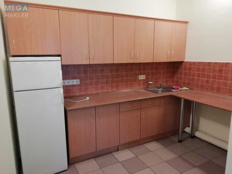 Оренда комерційної нерухомості, 110 кв.м, под офис, <a class="location-link" href="/kiev/" title="Недвижимость Київ">Київ</a>, <a class="location-link" href="/kiev/obolonskij/" title="Недвижимость Оболонський район">Оболонський р-н</a>, Героев Сталинграда просп., 8 (изображение 8)