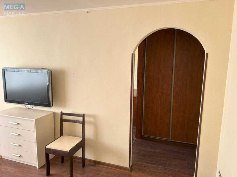 Продаж 3 кімнатної квартири (62/45/7), 9 пов. 9 пов. будинку, <a class="location-link" href="/kiev/" title="Недвижимость Київ">Київ</a>, <a class="location-link" href="/kiev/svyatoshinskij/" title="Недвижимость Святошинський район">Святошинський р-н</a>, Чистяковская ул., 12 (изображение 4)
