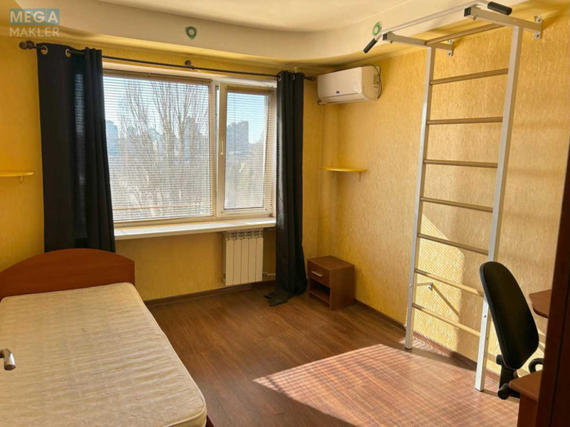 Продаж 3 кімнатної квартири (62/45/7), 9 пов. 9 пов. будинку, <a class="location-link" href="/kiev/" title="Недвижимость Київ">Київ</a>, <a class="location-link" href="/kiev/svyatoshinskij/" title="Недвижимость Святошинський район">Святошинський р-н</a>, Чистяковская ул., 12 (изображение 8)