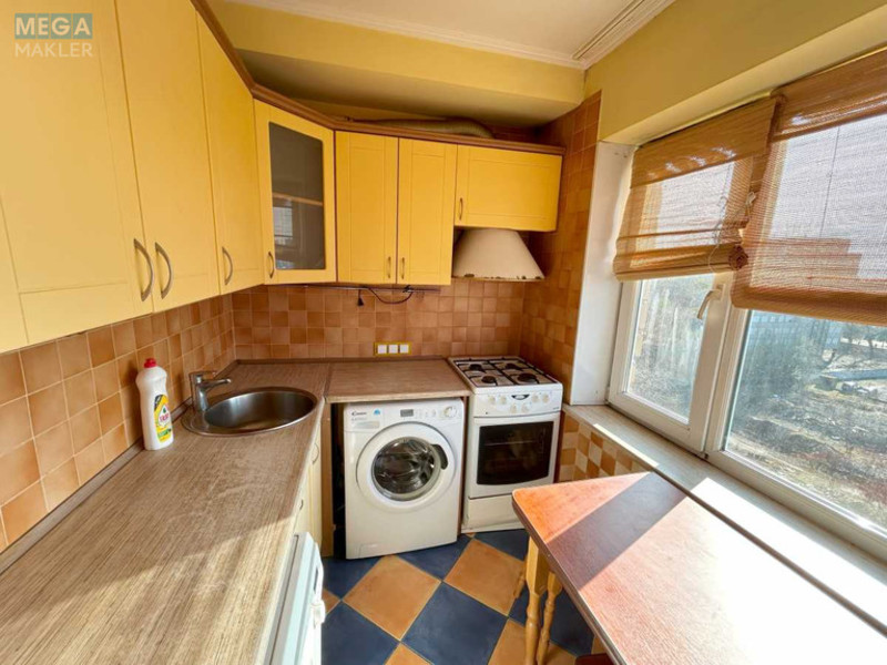 Продаж 3 кімнатної квартири (62/45/7), 9 пов. 9 пов. будинку, <a class="location-link" href="/kiev/" title="Недвижимость Київ">Київ</a>, <a class="location-link" href="/kiev/svyatoshinskij/" title="Недвижимость Святошинський район">Святошинський р-н</a>, Чистяковская ул., 12 (изображение 9)