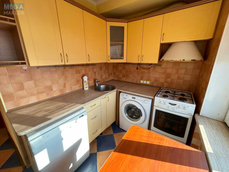 Продаж 3 кімнатної квартири (62/45/7), 9 пов. 9 пов. будинку, <a class="location-link" href="/kiev/" title="Недвижимость Київ">Київ</a>, <a class="location-link" href="/kiev/svyatoshinskij/" title="Недвижимость Святошинський район">Святошинський р-н</a>, Чистяковская ул., 12 (изображение 11)