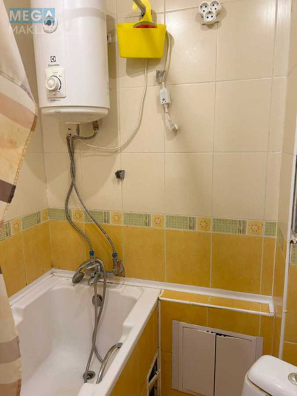 Продаж 3 кімнатної квартири (62/45/7), 9 пов. 9 пов. будинку, <a class="location-link" href="/kiev/" title="Недвижимость Київ">Київ</a>, <a class="location-link" href="/kiev/svyatoshinskij/" title="Недвижимость Святошинський район">Святошинський р-н</a>, Чистяковская ул., 12 (изображение 15)