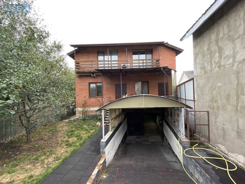 Продаж дома, 2 поверху, 312 кв.м, 5 кімнат, ділянка 4 сотки, <a class="location-link" href="/kiev/" title="Недвижимость Київ">Київ</a>, <a class="location-link" href="/kiev/svyatoshinskij/" title="Недвижимость Святошинський район">Святошинський р-н</a>, Плодова вул. (изображение 4)
