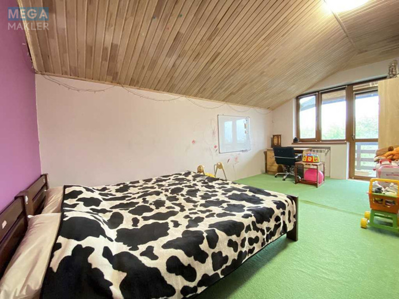 Продаж дома, 2 поверху, 312 кв.м, 5 кімнат, ділянка 4 сотки, <a class="location-link" href="/kiev/" title="Недвижимость Київ">Київ</a>, <a class="location-link" href="/kiev/svyatoshinskij/" title="Недвижимость Святошинський район">Святошинський р-н</a>, Плодова вул. (изображение 5)