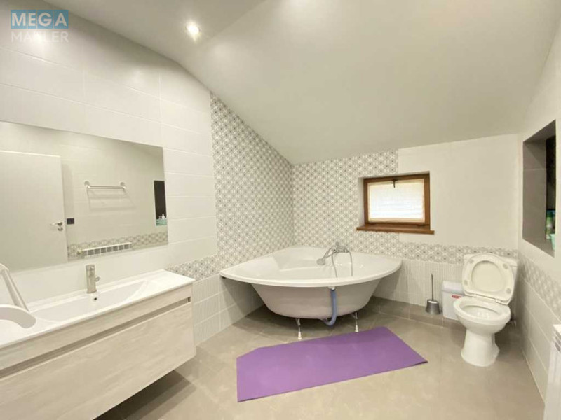 Продаж дома, 2 поверху, 312 кв.м, 5 кімнат, ділянка 4 сотки, <a class="location-link" href="/kiev/" title="Недвижимость Київ">Київ</a>, <a class="location-link" href="/kiev/svyatoshinskij/" title="Недвижимость Святошинський район">Святошинський р-н</a>, Плодова вул. (изображение 8)