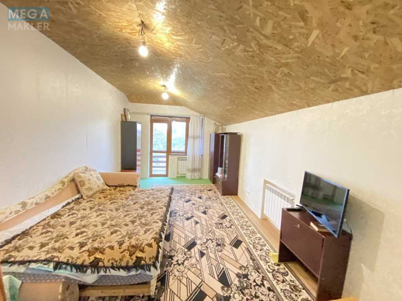 Продаж дома, 2 поверху, 312 кв.м, 5 кімнат, ділянка 4 сотки, <a class="location-link" href="/kiev/" title="Недвижимость Київ">Київ</a>, <a class="location-link" href="/kiev/svyatoshinskij/" title="Недвижимость Святошинський район">Святошинський р-н</a>, Плодова вул. (изображение 13)