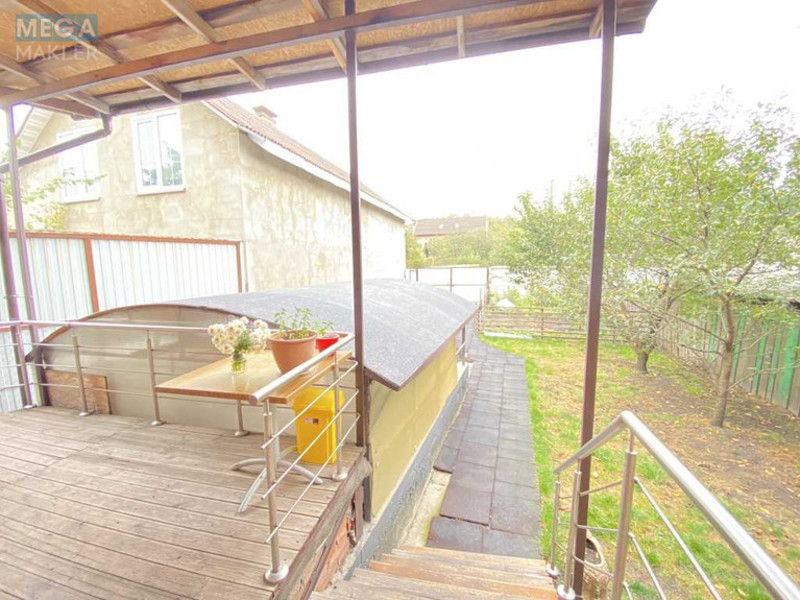 Продаж дома, 2 поверху, 312 кв.м, 5 кімнат, ділянка 4 сотки, <a class="location-link" href="/kiev/" title="Недвижимость Київ">Київ</a>, <a class="location-link" href="/kiev/svyatoshinskij/" title="Недвижимость Святошинський район">Святошинський р-н</a>, Плодова вул. (изображение 17)