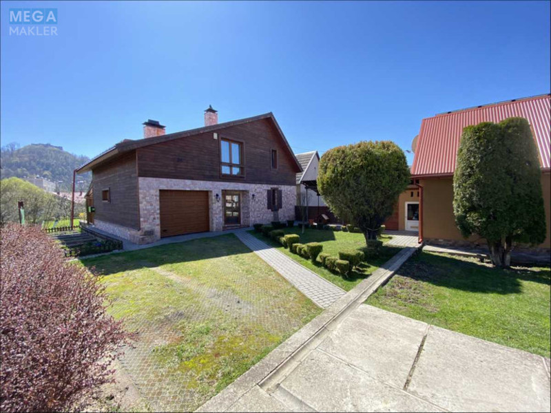 Продаж дома, 2 поверху, 145 кв.м, 10 кімнат, ділянка 10 соток, <a class="location-link" href="/hust/" title="Недвижимость Хуст">Хуст</a>, Центральна (изображение 2)