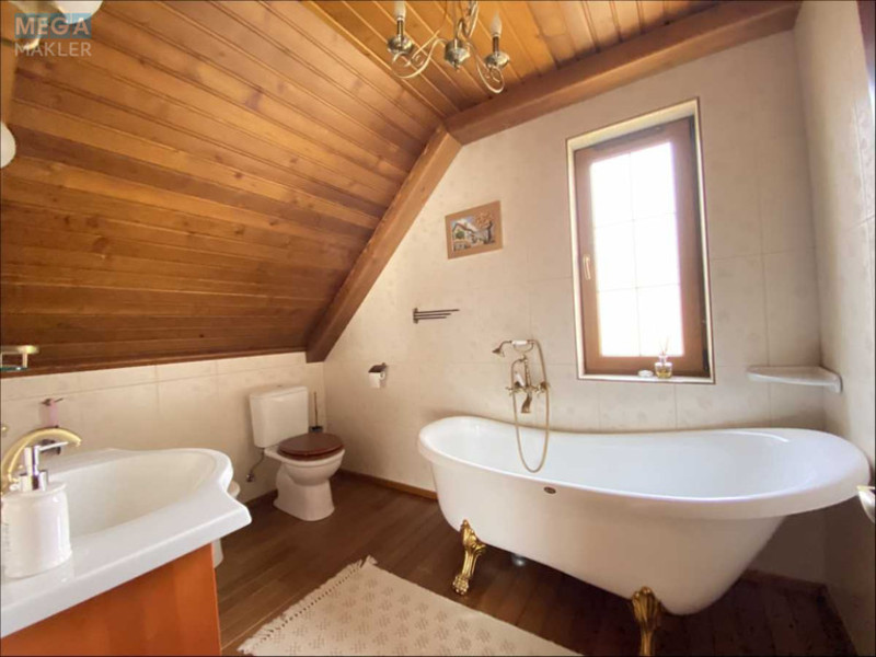 Продаж дома, 2 поверху, 145 кв.м, 10 кімнат, ділянка 10 соток, <a class="location-link" href="/hust/" title="Недвижимость Хуст">Хуст</a>, Центральна (изображение 7)